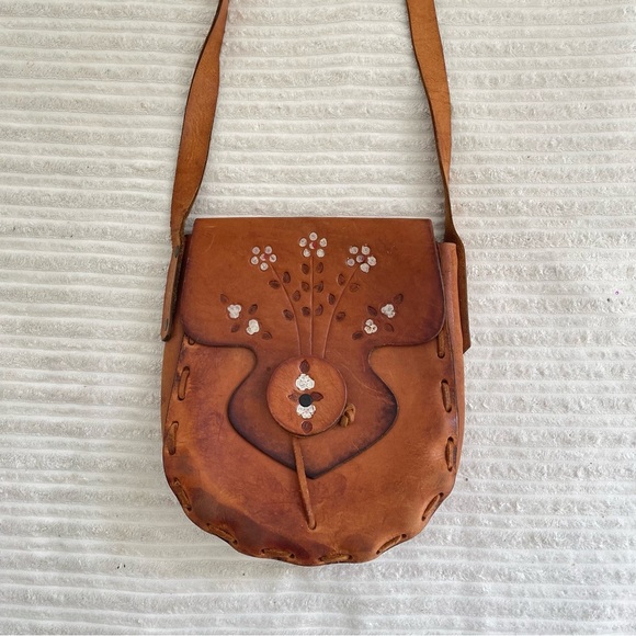 Vintage Boho Hippie Hand Tooled Leather Shoulder Bag - Picture 2 of 7